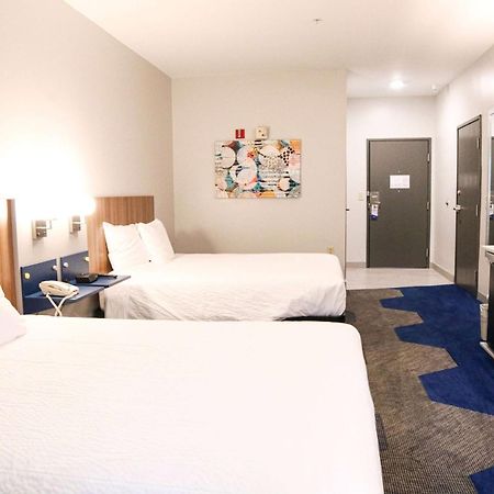 Microtel Inn & Suites By Wyndham Charlotte/Northlake Exterior photo